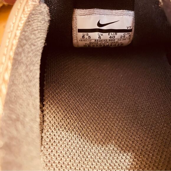 Womens Nike Air Vapormax '97 "Gold bullet" AO4542 902 Vintage Coral 8.5 US 40 EU - Picture 7 of 10